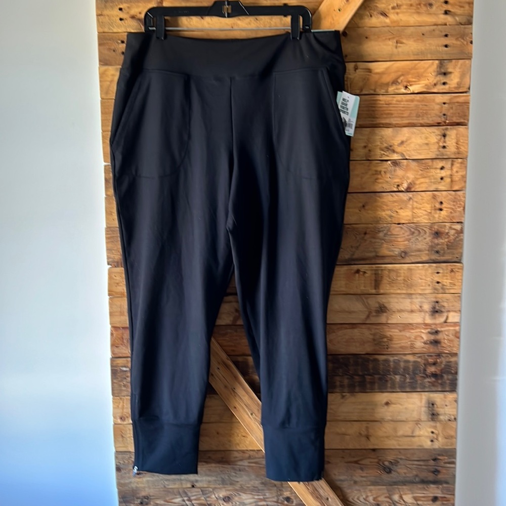 NWT DSG black performance mid rise taper pants with zippers at the bottom legs